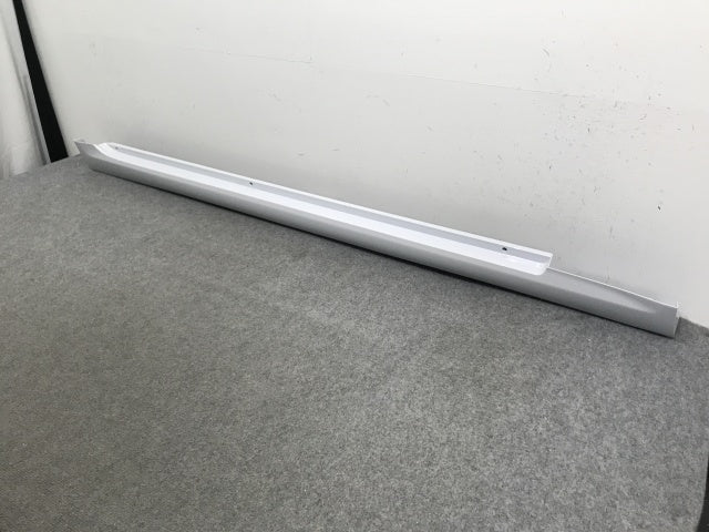 新品!マークX 120系/GRX120/GRX125/GRX121 純正 右 サイドステップ/サイドスカート 75851-22200 ホワイト パール トヨタ(136395)