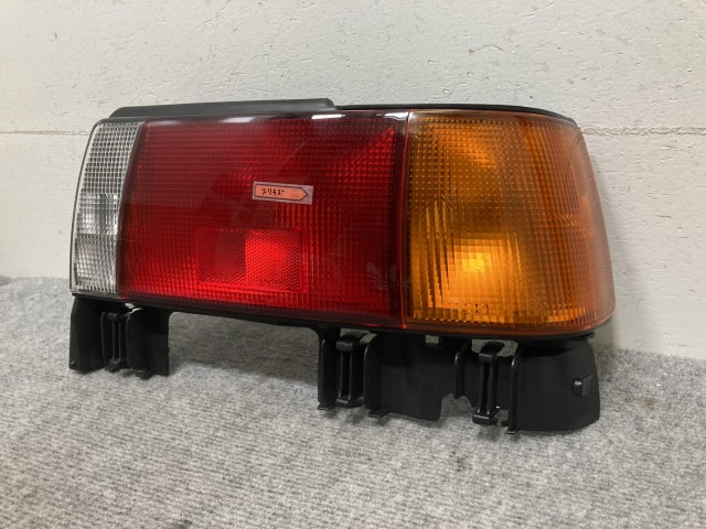 新品!ターセル EL41/EL43 純正 右 テールランプ/ライト/レンズ ハロゲン KOITO 33-08107 81551-16410 トヨタ(136411)