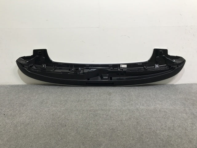 新車取り外し!ヴォクシー/ノア 90系/ZWR90W/ZWR95W/MZRA90W/MZRA95W 純正 リア スポイラー 76085-V1010 ホワイトパール 070(136431)