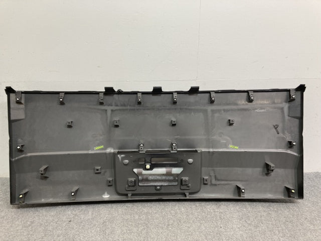 デリカD:5/D5 CV1W/CV5W 純正 後期 リア バックドアパネル/ガーニッシュ 5817A300ZZ グラファイトグレーメタリック U28 三菱(136439)