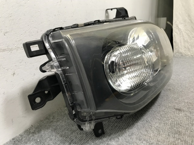 キューブ Z12/NZ12 純正 左 ヘッドライト/ランプ キセノン HID AFS無 レベライザー 刻印ZE STANLEY P8191 日産(136468)