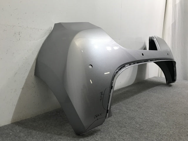 ヤリス/ハイブリッド KSP210/MXPA10/MXPA15/MXPH10/MXPH15 純正 リア バンパー 52159-K0010/20/50 シルバー メタリック トヨタ(136490)