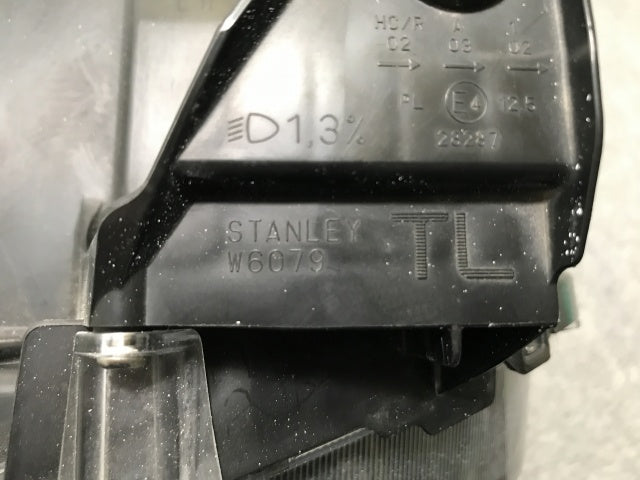 ワゴンR/スマイル/ハイブリッド/X MX91S 純正 左 ヘッドライト/ランプ LED レベライザー 刻印TL STANLEY W6079 スズキ(136514)
