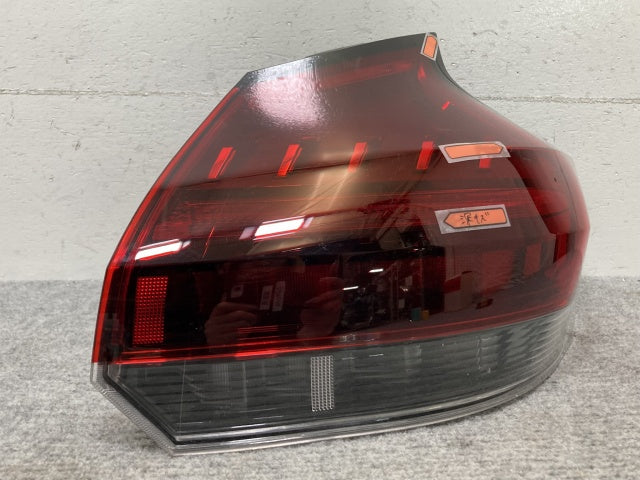 キックス/KICKS P15/RP15/SNP15 純正 右 テールランプ/ライト/レンズ LED ICHIKOH D252/26550 5RY0A-G1 日産(136521)