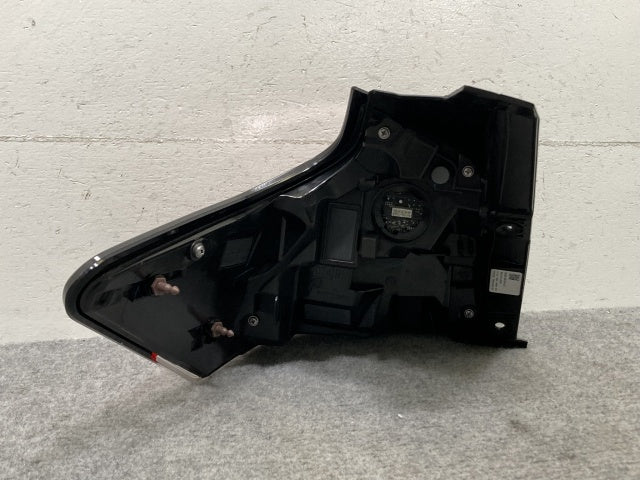 キックス/KICKS P15/RP15/SNP15 純正 右 テールランプ/ライト/レンズ LED ICHIKOH D252/26550 5RY0A-G1 日産(136521)