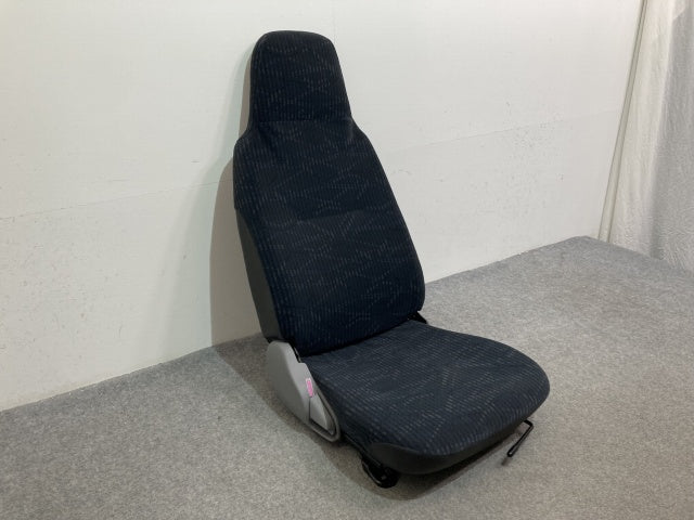 新車取り外し!ダイナ/トヨエース/デュトロ/カムロード 平成23年7月~ 標準車 1.5t 純正  運転席シート/ドライバーシート トヨタ(136531)
