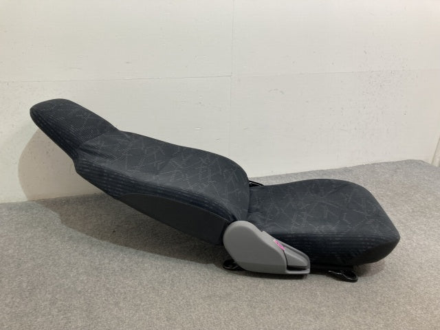 新車取り外し!ダイナ/トヨエース/デュトロ/カムロード 平成23年7月~ 標準車 1.5t 純正  運転席シート/ドライバーシート トヨタ(136531)