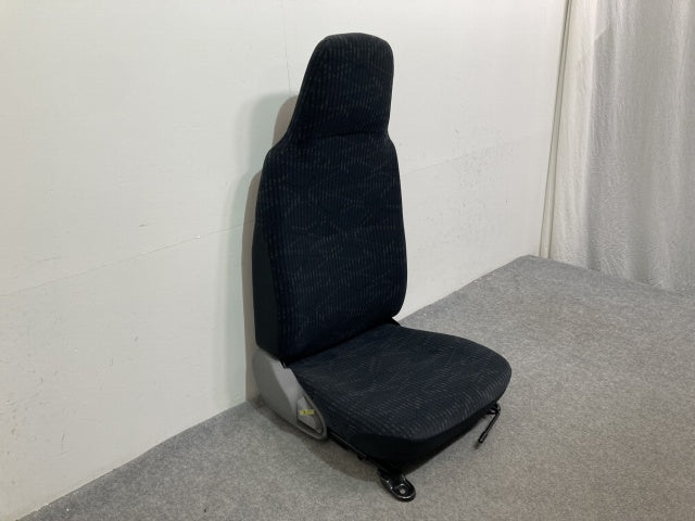 ダイナ/トヨエース/デュトロ/カムロード 平成23年7月~ 標準車 1.5t 純正 運転席シート/ドライバーシート トヨタ(136533)