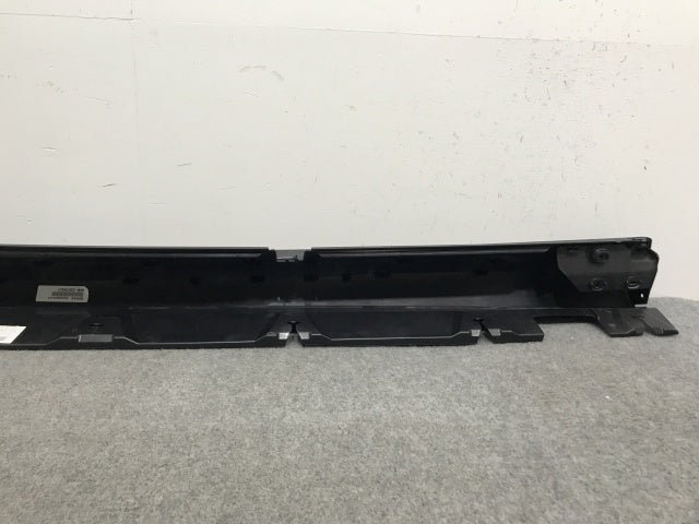 新車外し!GLCクラス/AMG W254/X254 純正 右 サイドステップ/サイドスカート A254 698 48 00 ブラック ソリッド メルセデスベンツ(136545)
