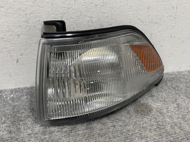 新品!コロナ AT170 純正 左 ウィンカー ハロゲン コーナーランプ KOITO 20-262 81621-20400 トヨタ(136563)