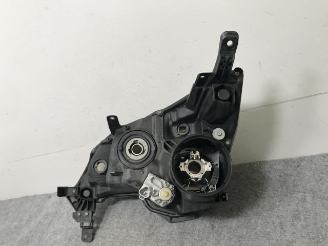 スペイド 140系/NSP140/NCP141/NCP145/NSP141 純正 右 ヘッドライト/ランプ キセノン HID レベライザー AFS無 刻印B5 KOITO 52-261(136641)