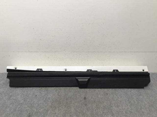 ヴォクシー/ノア 90系/ZWR90W/ZWR95W/MZRA90W/MZRA95W 純正 左 フロント ドア サイドパネル 76904-V1020 ホワイトパール 070(136681)