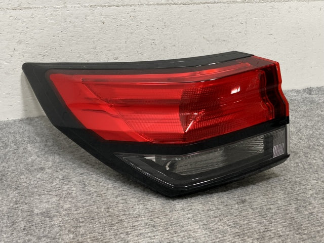 ノート/NOTE E13/SNE13 純正 左 テールランプ/ライト/レンズ ハロゲン ICHIKOH D268 26559-6XK0A 日産(136694)