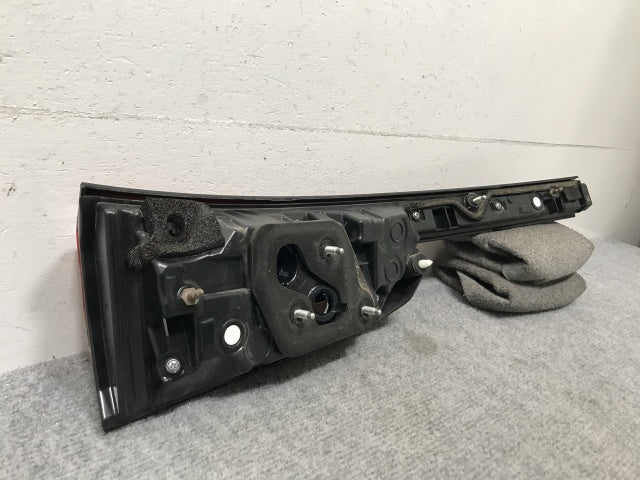 ノート/NOTE E13/SNE13 純正 右 フィニッシャーランプ/テールランプ/ライト ハロゲン 刻印S ICHIKOH D270/26550 6XK5A 26554-6XK5A(136697)