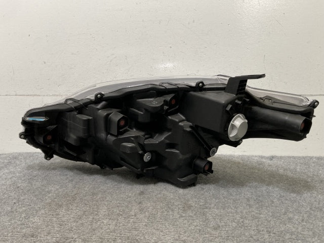 シエンタ/ハイブリッド/Z MXPC10G/MXPL10G/MXPL15G 純正 右 ヘッドライト/ランプ レベライザーLED 刻印S1 KOITO 52-340 トヨタ(136701)