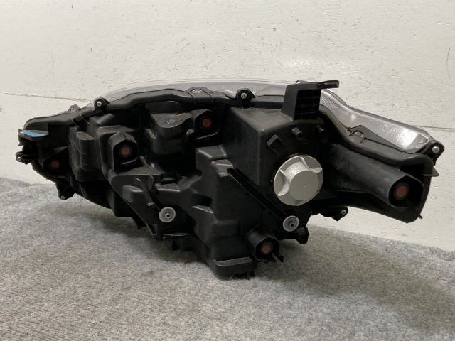 シエンタ/ハイブリッド/Z MXPC10G/MXPL10G/MXPL15G 純正 右 ヘッドライト/ランプ レベライザーLED 刻印S1 KOITO 52-340 トヨタ(136701)