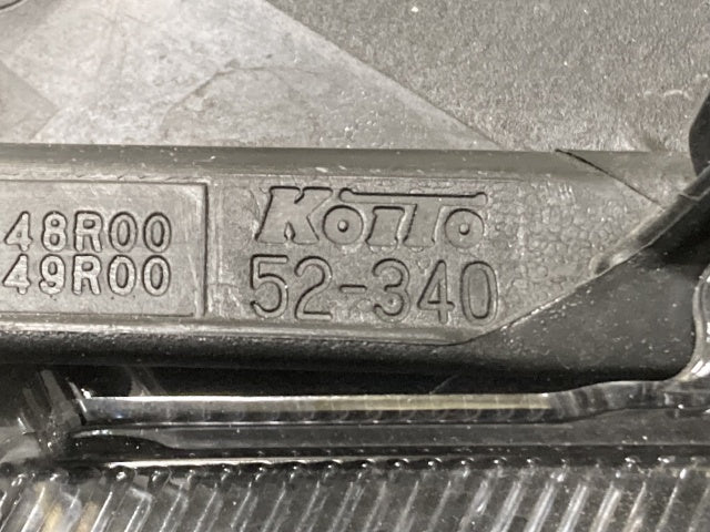 シエンタ/ハイブリッド/Z MXPC10G/MXPL10G/MXPL15G 純正 右 ヘッドライト/ランプ レベライザーLED 刻印S1 KOITO 52-340 トヨタ(136701)