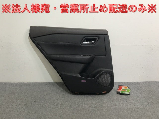エクストレイル/X-TRAIL T33/SNT33 純正 左 リア ドア トリム 82977 6RA001 日産(136739)