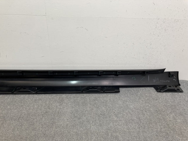 新車取り外し!アコード/e:HEV CY2 純正 右 サイドステップ/サイドスカート 71800-30A-A1-50 ブラック ソリッド ホンダ(136790)