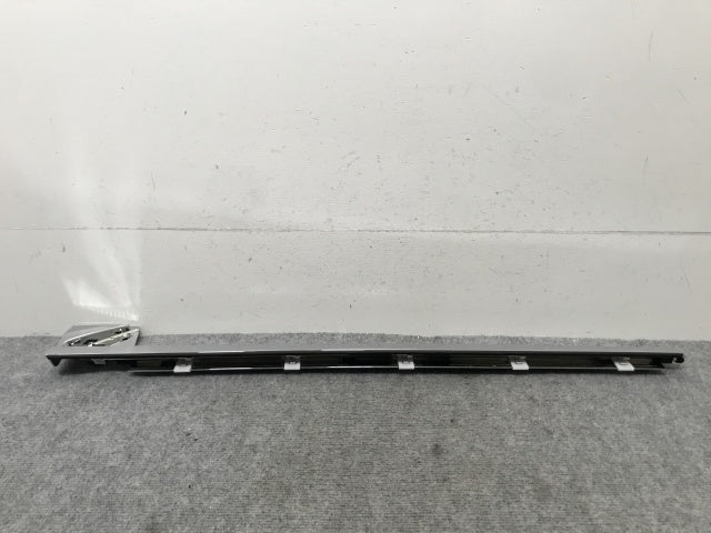 ヴェルファイア/アルファード 40系/AGH40/AGH45/AAHH40W/AAHH45W/TAHA40W/TAHA45W 純正 右 フロント ガラス ウェザー アウター(136808)