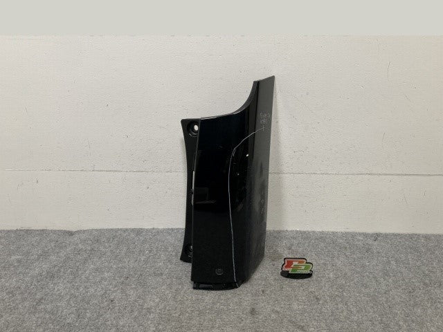 ヴォクシー/ノア/エスクァイア 80系/ZRR 80W/85W/80G/85G ZWR 80W/80G 純正 右 リア コーナーパネル/コーナーカバー 52165-28020(136908)