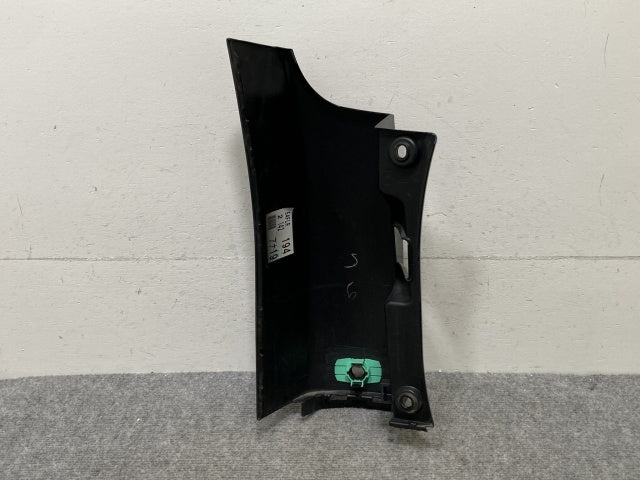 ヴォクシー/ノア/エスクァイア 80系/ZRR 80W/85W/80G/85G ZWR 80W/80G 純正 右 リア コーナーパネル/コーナーカバー 52165-28020(136908)