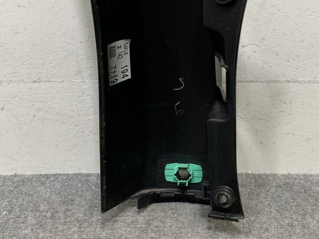 ヴォクシー/ノア/エスクァイア 80系/ZRR 80W/85W/80G/85G ZWR 80W/80G 純正 右 リア コーナーパネル/コーナーカバー 52165-28020(136908)