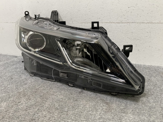 セレナ/ハイウェイスター/S/X/G/XV C27/GC27/GFC27/GNC27/GFNC27/HFC27/HC27 純正 前期 右 ヘッドライト LED レベ 100-23721(136922)
