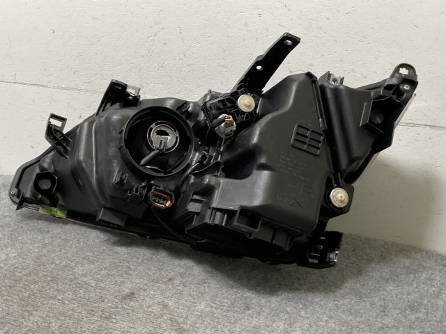 セレナ/ハイウェイスター/S/X/G/XV C27/GC27/GFC27/GNC27/GFNC27/HFC27/HC27 純正 前期 右 ヘッドライト LED レベ 100-23721(136922)