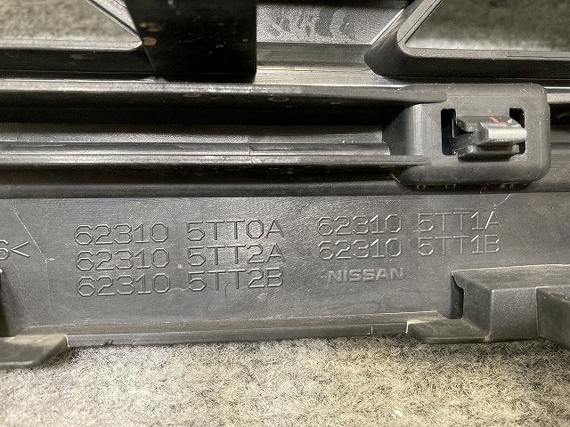 セレナ/XV/X/G C27/GC27/GNC27 純正 後期 フロント グリル/ラジエーターグリル 62310 5TT0A/1A/2A/1B/2B ブラック 日産(136974)