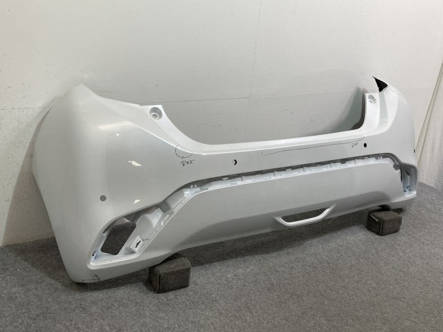 アクア/AQUA MXPK10/MXPK11/MXPK15/MXPK16 純正 リア バンパー 52159-52C20 プラチナホワイトパールマイカ 089 トヨタ(136978)