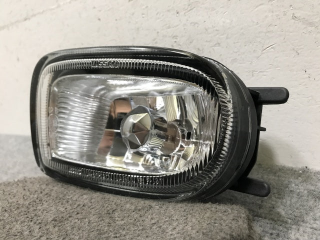 新品!サニー/シルフィー/バサラ B15/G10/U30 純正 左 フォグランプ/フォグライト ハロゲン KOITO 114-63520 26155-4M425 日産(137060)