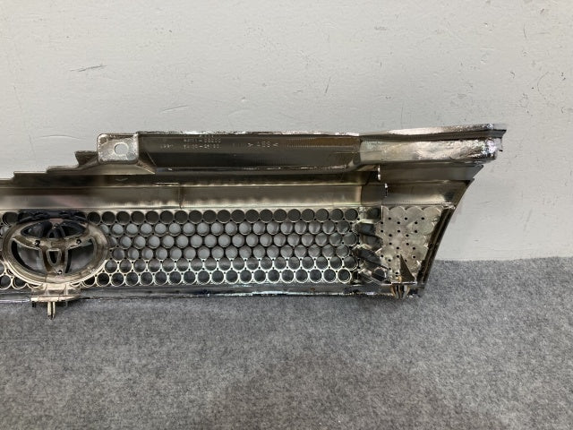 新品!ライトエース CR/YR系 純正 フロント グリル/ラジエーターグリル 53100-28180 08423-28020 メッキ トヨタ(137077)