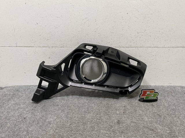 エスティマ/アエラス/3型 50系/ACR50W/ACR55W/GSR50W/GSR55W 純正 右フロントフォグカバー/フォグランプカバー 52127-28420 トヨタ(137102)
