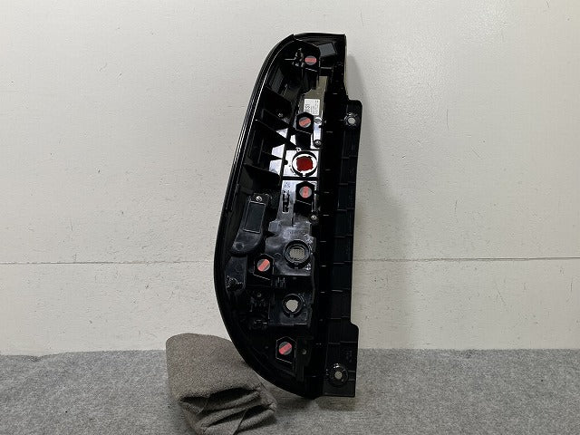 シエンタ/G/X MXPC10G/MXPL10G/MXPL15G 純正 右 テールランプ/ライト LED 刻印S1 ICHIKOH 52-341/81550-52F60 81551-52F60 トヨタ(137165)