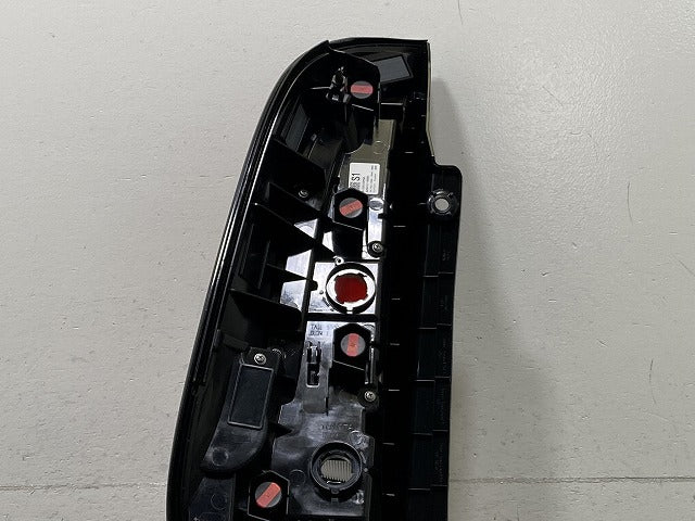 シエンタ/G/X MXPC10G/MXPL10G/MXPL15G 純正 右 テールランプ/ライト LED 刻印S1 ICHIKOH 52-341/81550-52F60 81551-52F60 トヨタ(137165)