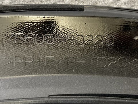 新車取り外し!クラウン/スポーツ AZSH36W 純正 右 リア フェンダーアーチモール/オーバーフェンダー 75605-30220 ブラック トヨタ(137215)