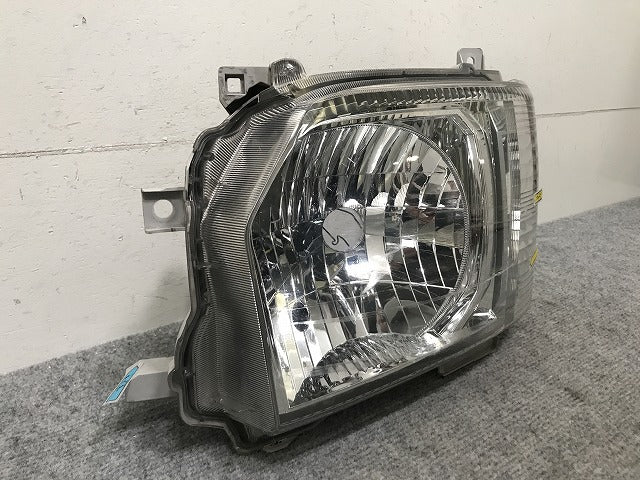 ハイエース/レジアスエース 200系/4型/5型/6型/7型 純正 後期 左 ヘッドライト/ランプ ハロゲン レベライザー 刻印71 KOITO 26-131(137253)