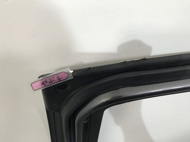アクア/AQUA NHP10 純正 右 リア ドア ガラス/内張り/バイザー付 グレーメタリック 1G3 トヨタ(137260)