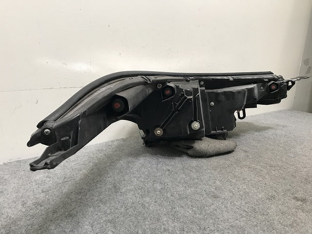 C-HR/CHR ZYX10/NGX10/NGX50 純正 中期 左 ヘッドライト/ランプ LED 刻印7 KOITO 10-111 トヨタ(137321)