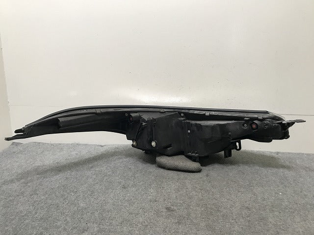 C-HR/CHR ZYX10/NGX10/NGX50 純正 中期 左 ヘッドライト/ランプ LED 刻印7 KOITO 10-111 トヨタ(137321)