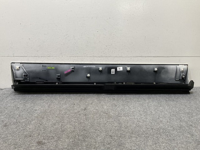 ヴォクシー/ノア 90系/ZWR90W/ZWR95W/MZRA90W/MZRA95W 純正 右 フロントドア サイドパネル 76903-V1020 ホワイトパール 070 トヨタ(137322)
