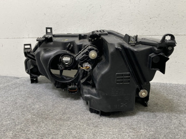 セレナ/ハイウェイスター/S/X/G/XV C27/GC/GFC/GNC/GFNC/HFC/HC 純正 前期 右 ヘッドライト LED レベライザー Z KOITO 100-23721(137346)