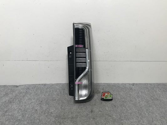スペーシア カスタム/フレアワゴンカスタムスタイル MK53S/MM53S 純正 右 テールランプ/ライト/レンズ LED KOITO 220-5938M スズキ(137393)