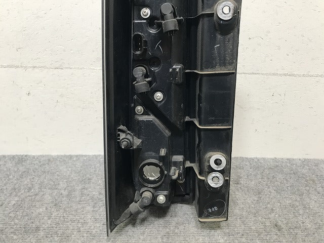 スペーシア カスタム/フレアワゴンカスタムスタイル MK53S/MM53S 純正 右 テールランプ/ライト/レンズ LED KOITO 220-5938M スズキ(137393)