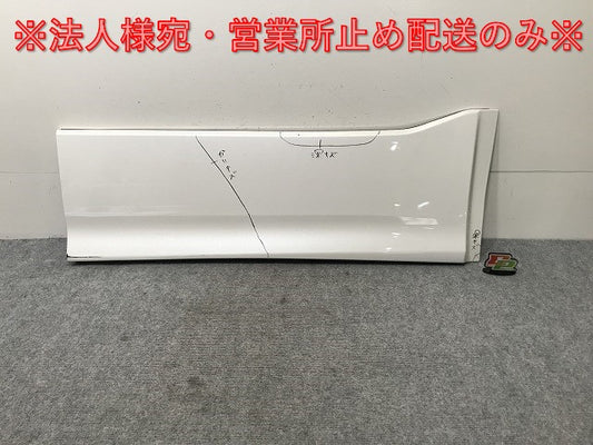 ヴォクシー/ノア/Si/ZS 80系/ZRR80W/ZRR85W/ZWR80W 純正 右 フロント ドア サイドパネル 76903-28160/76913-28130 ホワイト 070(137428)