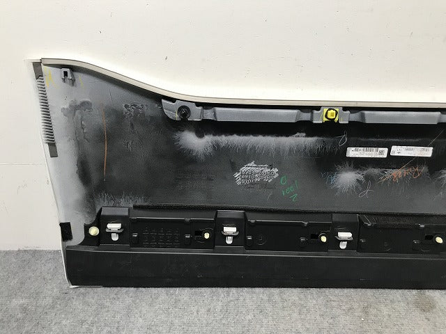 ヴォクシー/ノア/Si/ZS 80系/ZRR80W/ZRR85W/ZWR80W 純正 右 フロント ドア サイドパネル 76903-28160/76913-28130 ホワイト 070(137428)