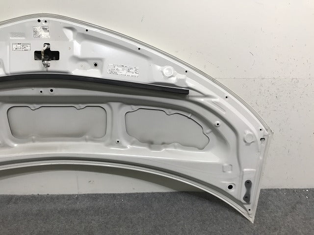 エスティマ アエラス ACR50W/ACR55W/GSR50W/GSR55W/AHR20W 純正 ボンネット/エンジンフード ホワイトパールクリスタルシャイン 070(137546)