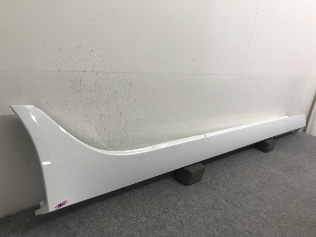 新品!XF X260 JB 純正 右 サイドステップ/サイドスカート GX63-101D56-A ホワイト ソリッド ジャガー(137568)