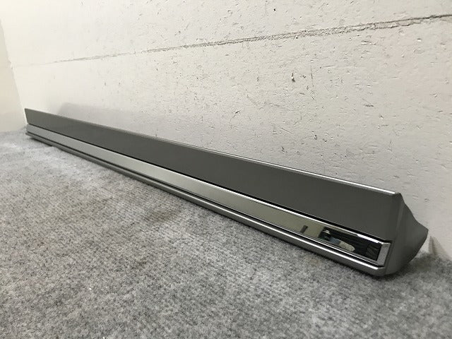 新車取り外し!LM/500h TAWH15W 純正 右 フロント ドア サイドパネル 76903-V2030/76913-V2030 ソニックチタニウム 1J7 レクサス(137594)